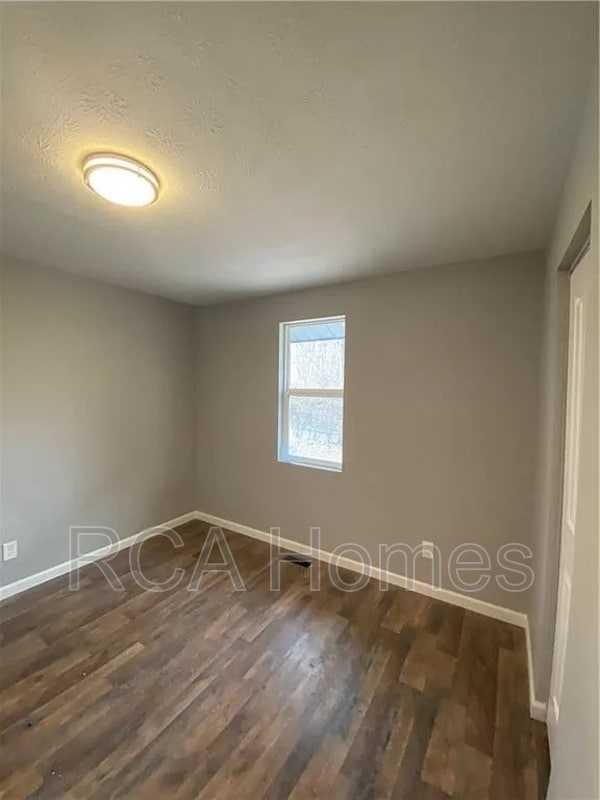 Foto del edificio - 834 W 26th St
