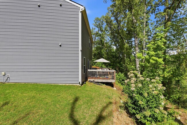 Foto del edificio - Refined Living in Hardin Valley | Modern Luxury Home with Loft & Outdoor Retreat
