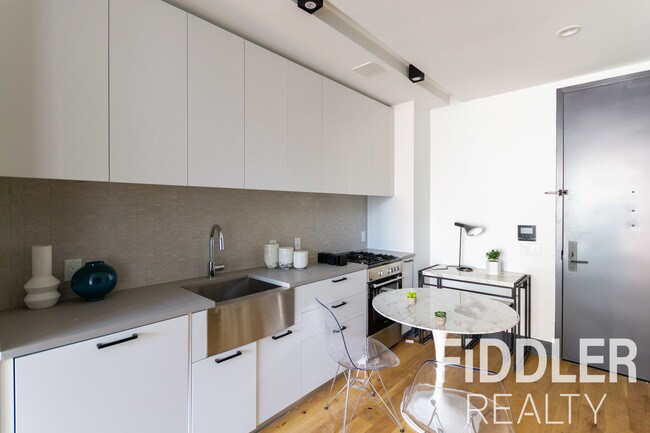 Foto del edificio - 42-20 27th St