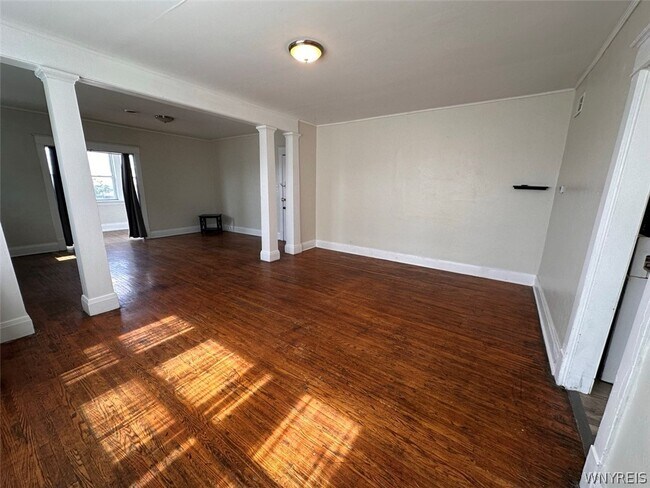 Foto del edificio - 2265 Delaware Ave