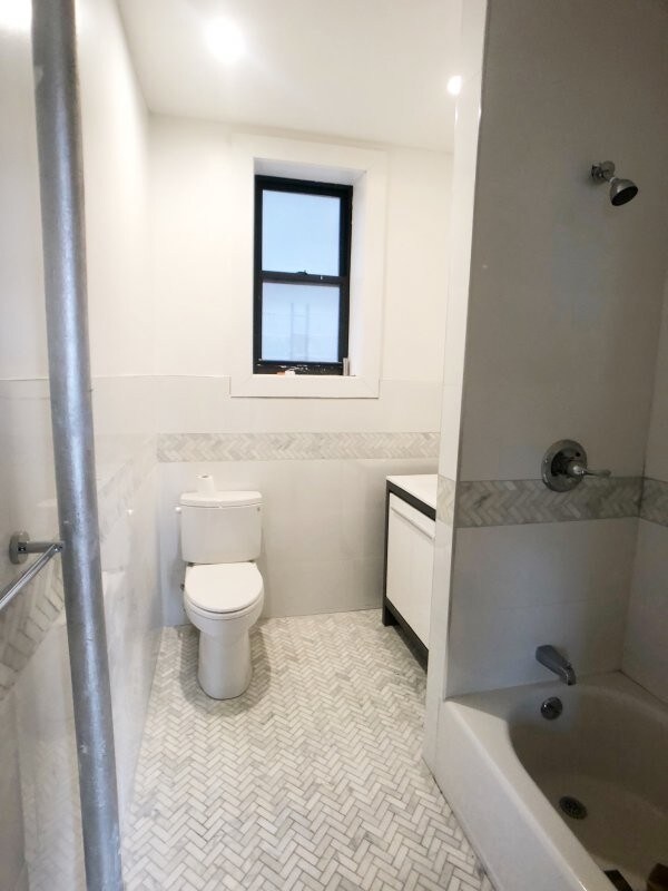Foto del edificio - 60 W 129th St