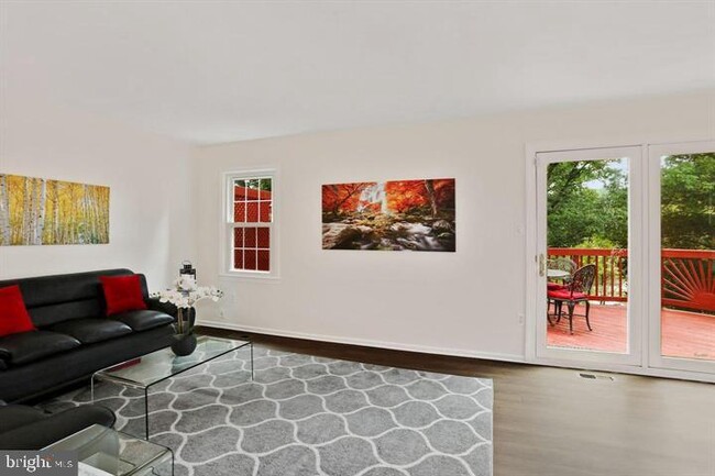 Foto del edificio - 9446 Goshen Ln