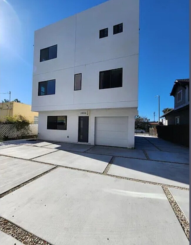 Foto del edificio - 2406 Hauser Blvd