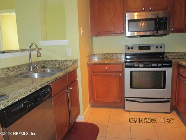Foto del edificio - 8550 Touchton Rd