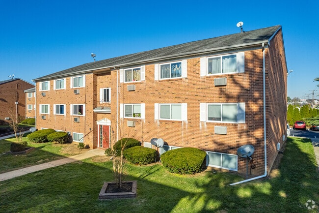 Building Photo - Midway Park Apartments