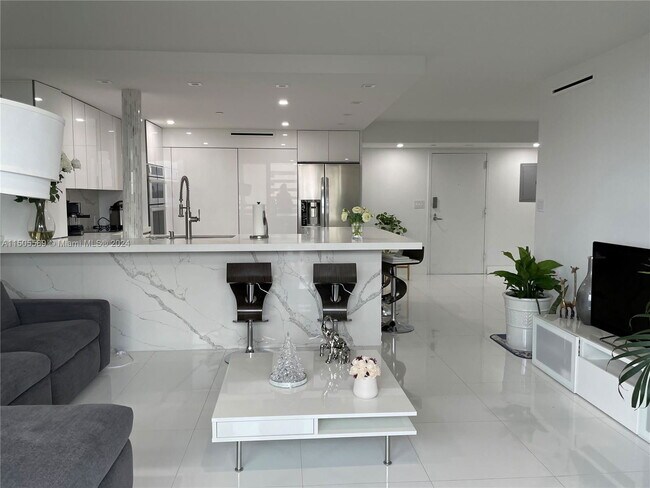 Photo - 911 E Ponce De Leon Blvd Apartment