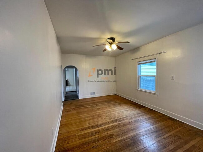 Building Photo - 4915 Linden Ave