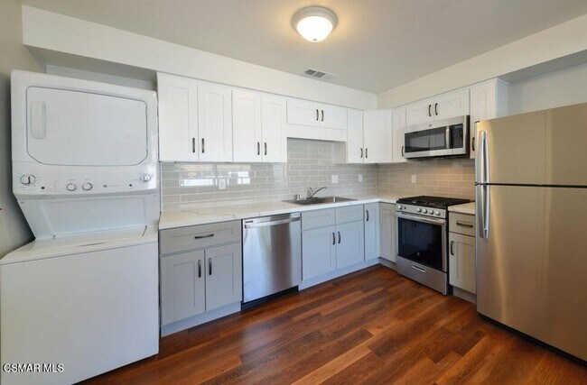 Foto del edificio - 2775 Los Robles Rd