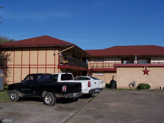 Building Photo - 2200 S Gordon St