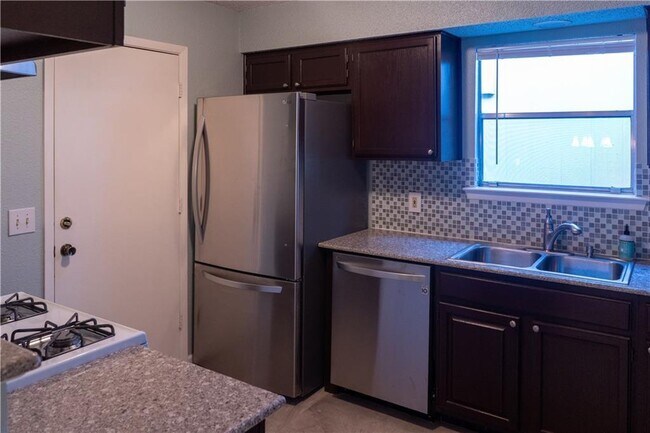 Building Photo - 4403 Molokai Dr