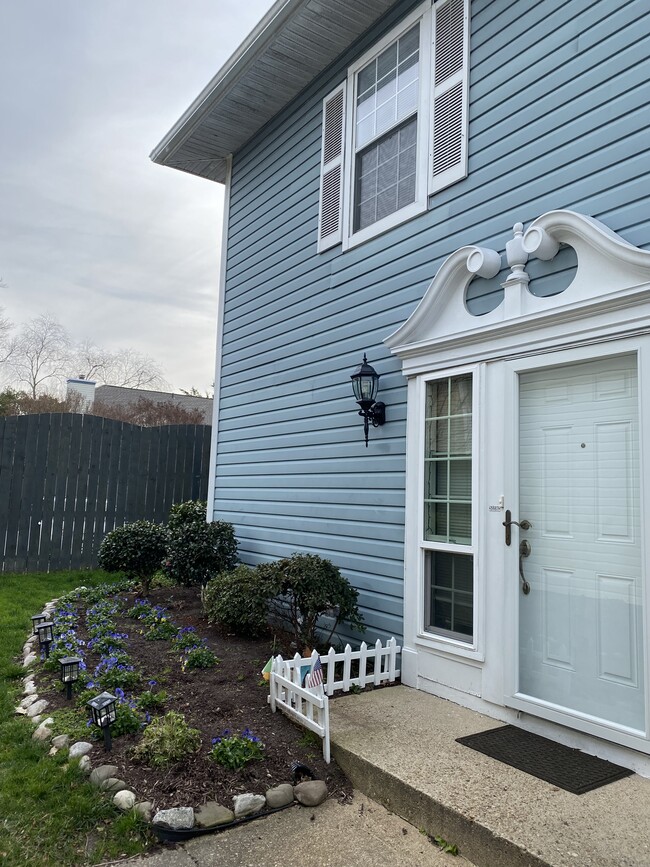 Building Photo - 3467 Marabou Ln