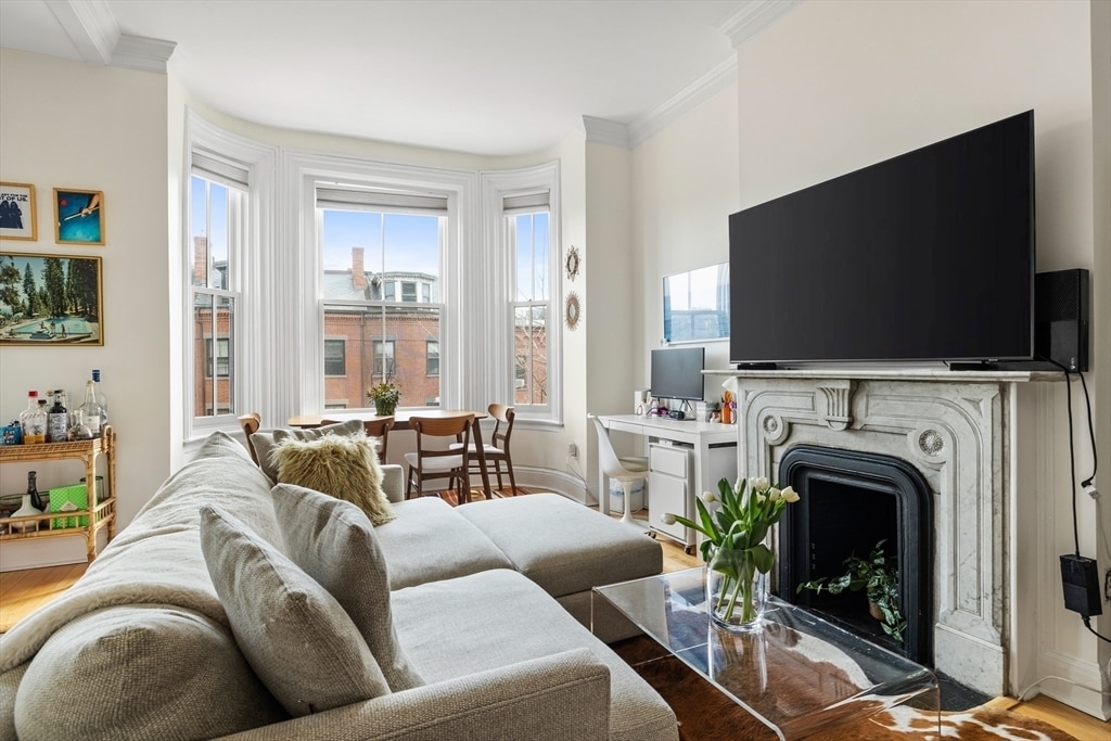 Primary Photo - 301 Shawmut Ave