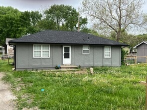 Building Photo - 106 Evergreen St