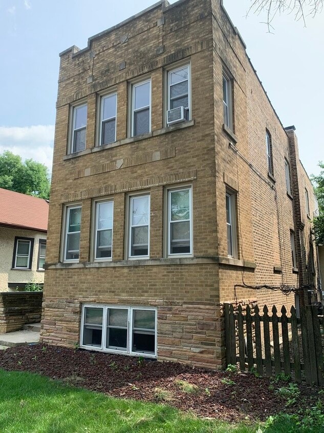 Primary Photo - 1116 Thomas Ave
