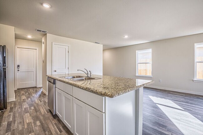 Building Photo - 7726 Florence Dr