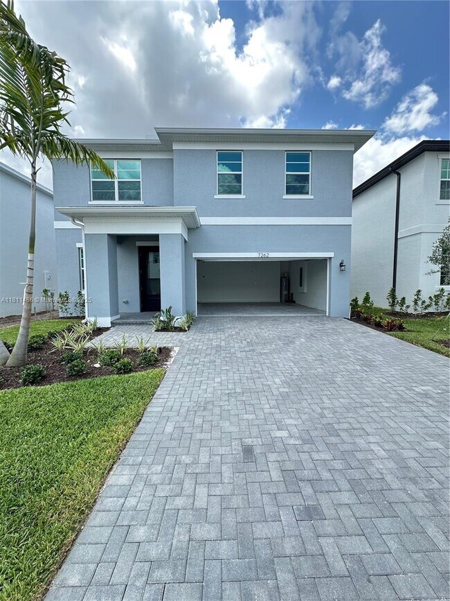 Foto del edificio - 7262 Lenora Ln