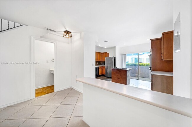 Foto del edificio - 7801 NE 4th Ct
