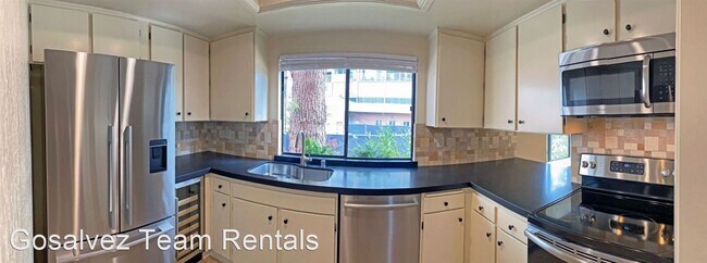 Foto del edificio - 2 br, 2.5 bath House - 539 Channing Ave.