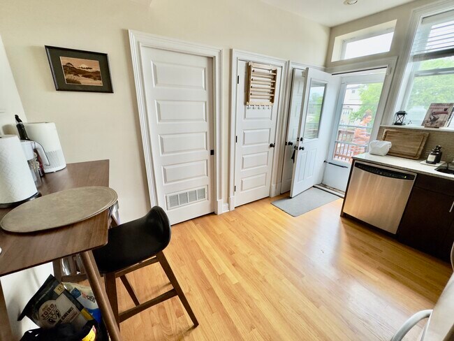 Foto del edificio - 2572 W Lyndale St