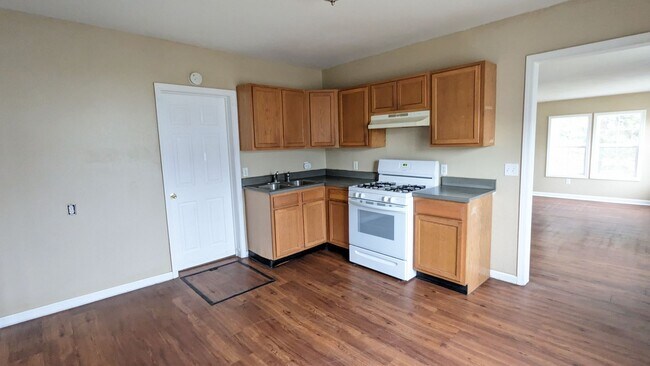 Foto del edificio - 2409 Crozier-3 bedroom house, off Lincoln