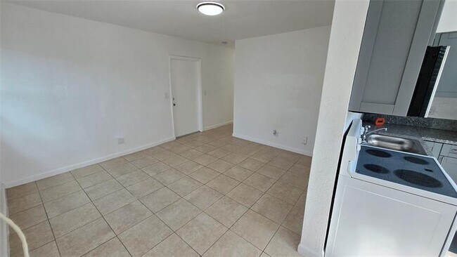 Foto del edificio - 16951 NE 18th Ave
