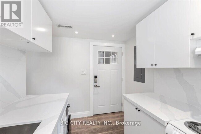 Photo du bâtiment - 18 Wexford Blvd