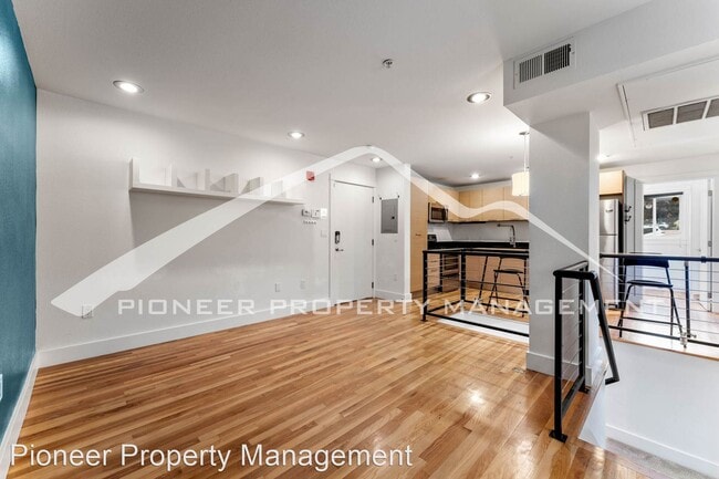 Foto del edificio - 2 br, 1.5 bath House - 2837 Vallejo St. #107