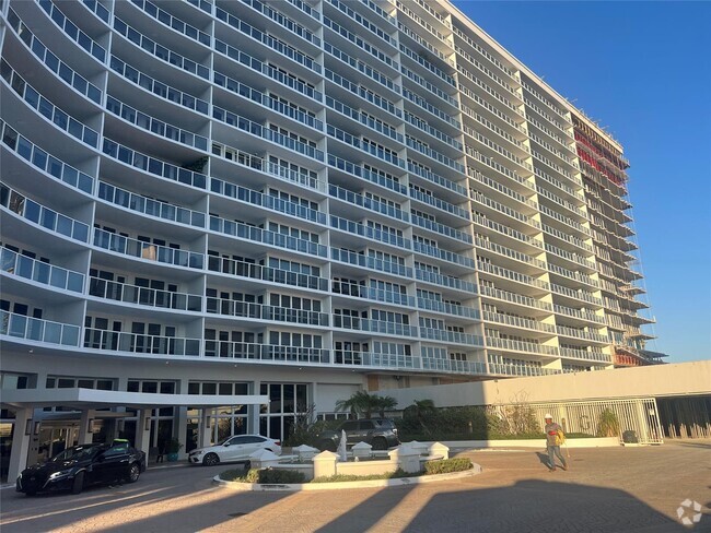 Building Photo - 4100 Galt Ocean Dr