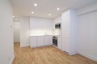 Building Photo - 4390 Blvd Grand