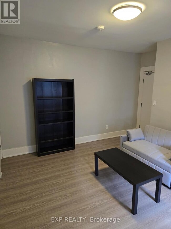 Building Photo - 72 Victoria Ave S