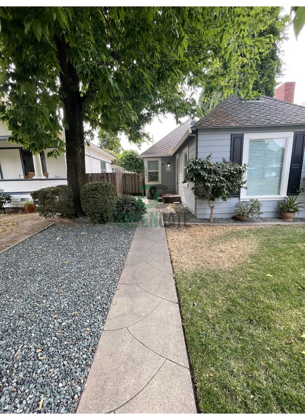 Primary Photo - Welcome home to this charming Graceda two ...