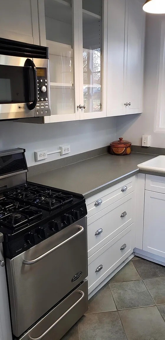 Big pots and pans drawers - 3224 Wellington Rd