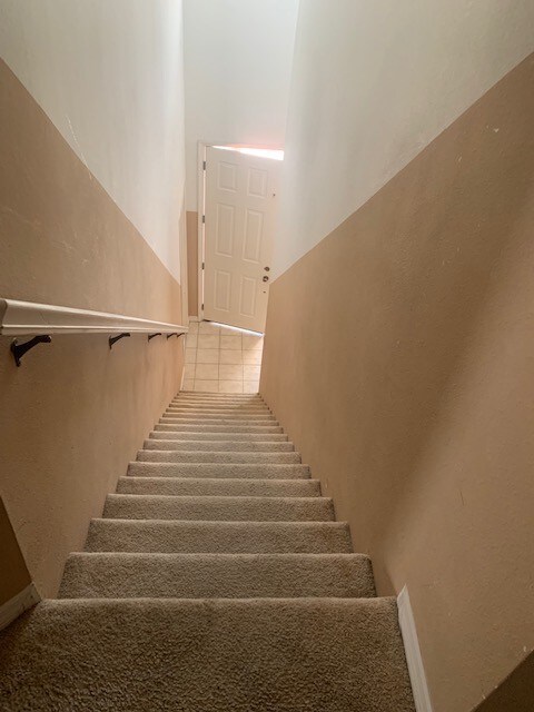 Building Photo - 3675 Oakdale Cir
