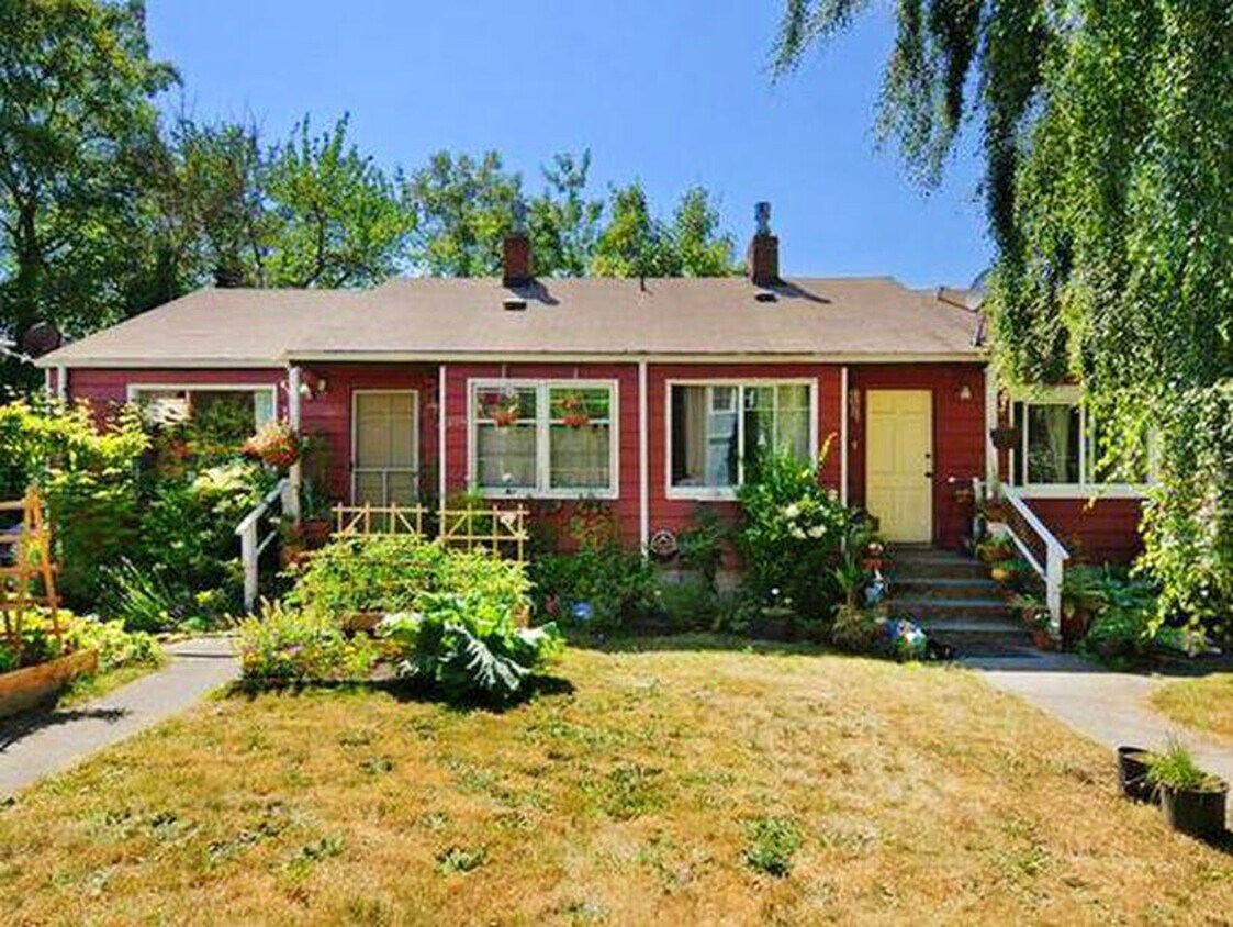 211 28th Ave, Seattle, WA 98122 House Rental in Seattle, WA