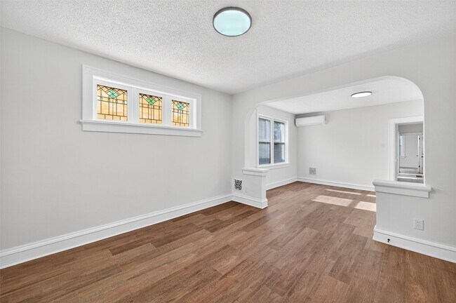 Building Photo - 5803 S Kings Highway Blvd