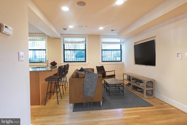 Foto del edificio - 1300 K St SE