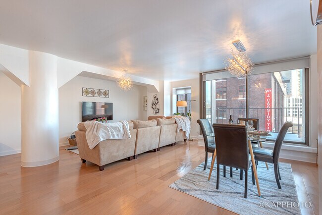 Foto del edificio - 345 N Canal St