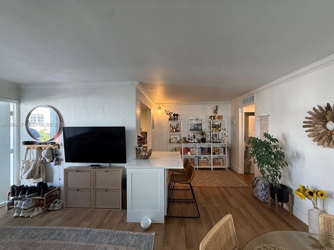 Building Photo - 801 Meridian Ave