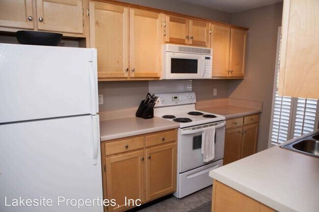 Building Photo - 2 br, 1.5 bath Apartment - 8663 Camp Colum...