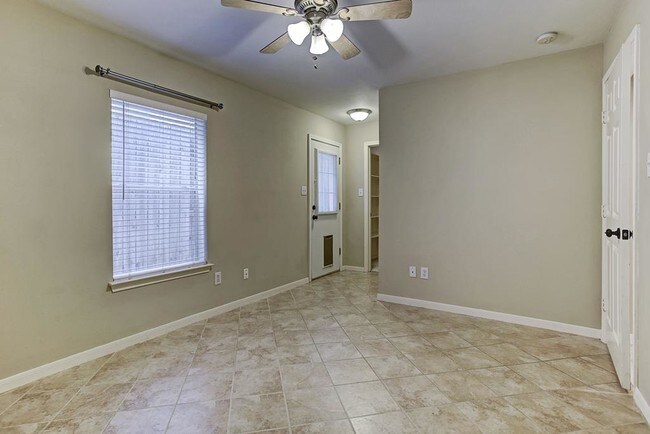 Building Photo - 4107 Blossom St