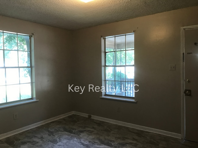 Building Photo - 308-A First Street - Pineville