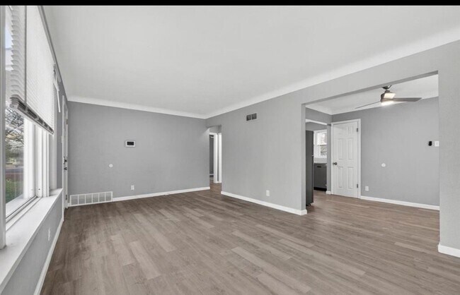 Building Photo - 8576 Kathlyn Dr