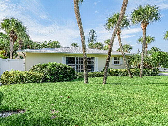 Foto del edificio - 922 Pirate Cove Ln