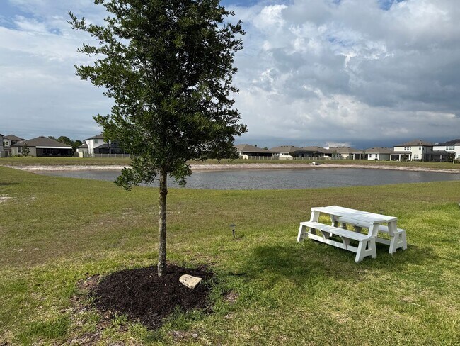 Building Photo - 12970 Brookside Moss Dr