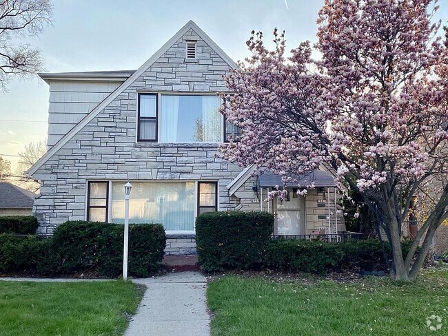 Building Photo - 2965 N 68th St
