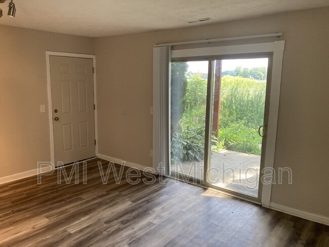 Foto del edificio - 5864 Shaw St
