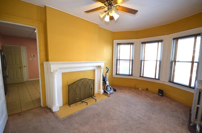 Foto del edificio - 572 E 25th St