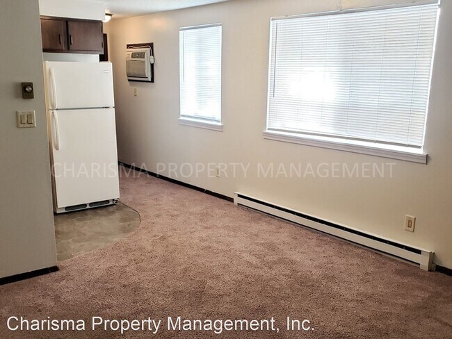 Building Photo - 410-412 N Spring Ave