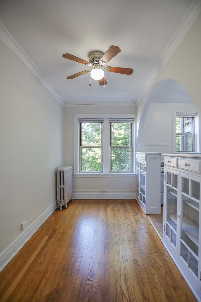 Building Photo - 5720 S Blackstone Ave