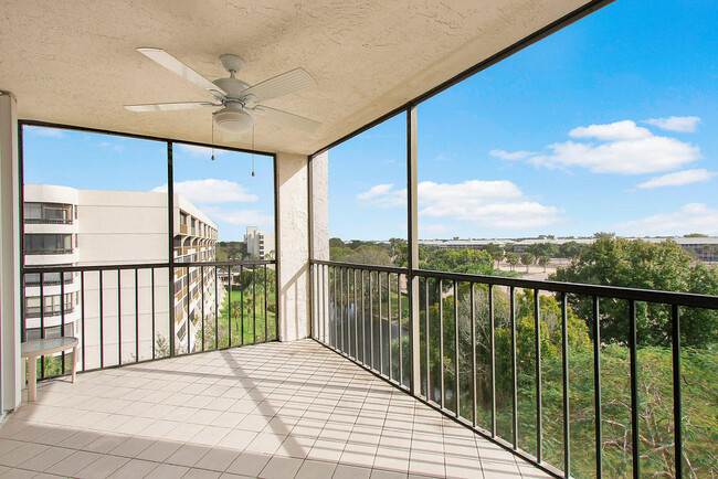 Foto del edificio - 6530 Boca Del Mar Dr